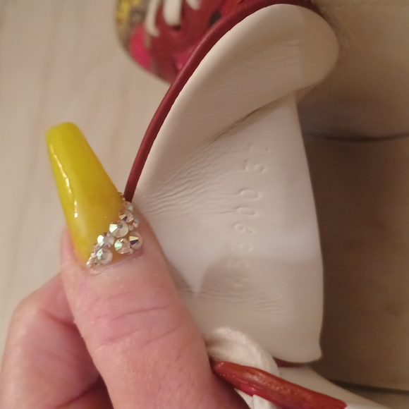 Authentic Gucci shoes - Picture 8 of 8